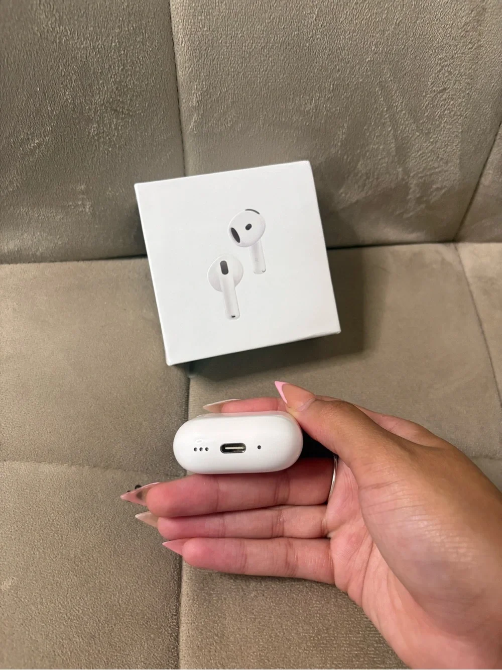 Apple White AirPods 4 True Wireless Earbuds with Charging Case